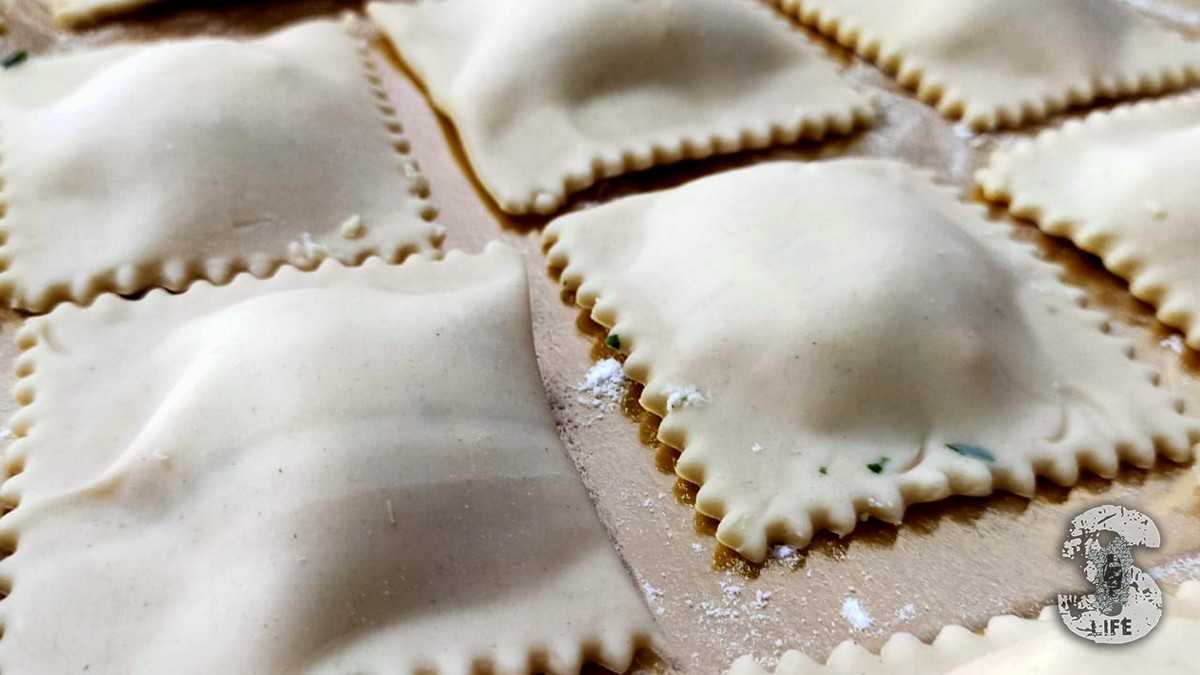 ravioli sardi di ricotta e prezzemolo